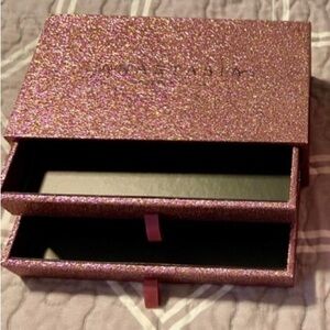Anastasia Beverly Hills palette box